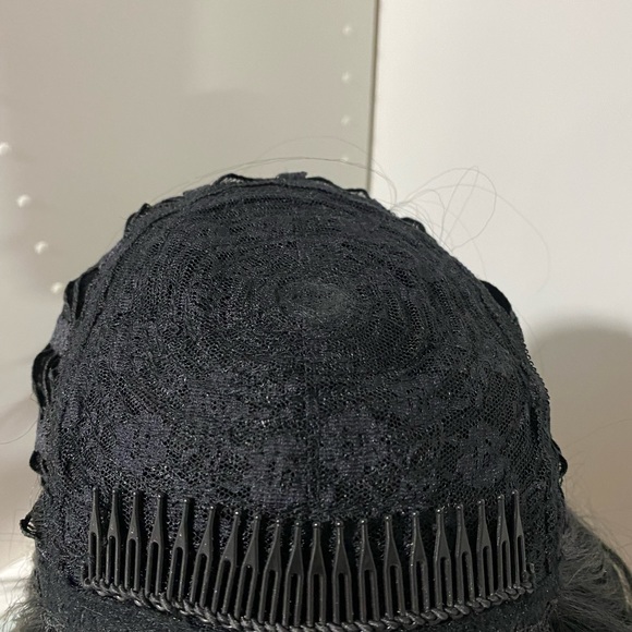 Synthetic heat resistant full wig. NWT Color: #1 (Black) - Picture 8 of 10